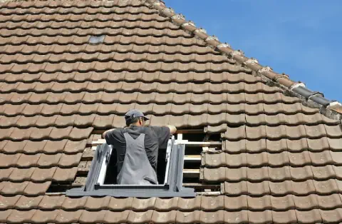 Pose de velux - Neuville de Poitou